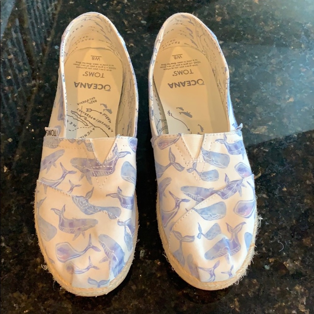 So cute Tom’s classics with tiny whales